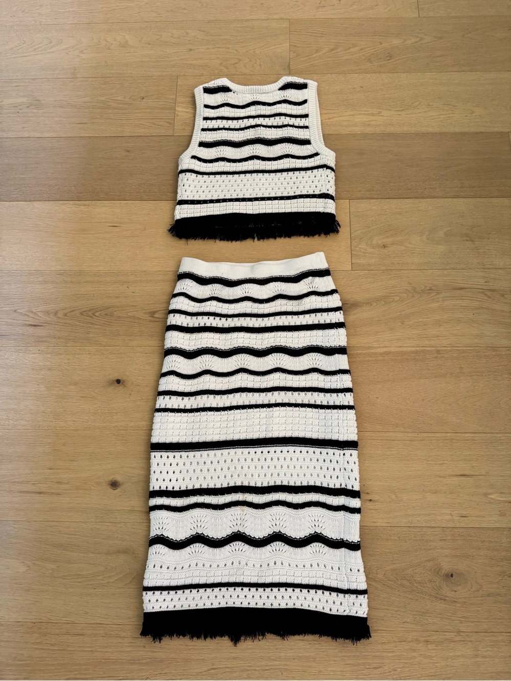 House of Harlow 1960 Black and White Striped Knit Set - Picture 5 of 6